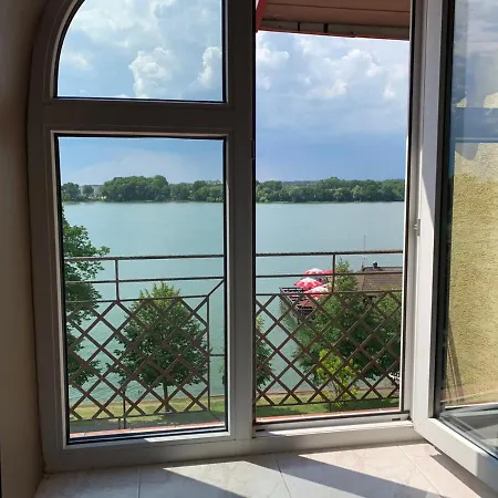 Nad Jeziorem Appartement *