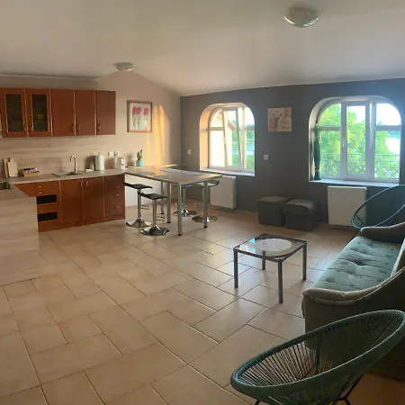 Nad Jeziorem Apartment